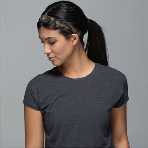 Lululemon Fly Away Tamer headband